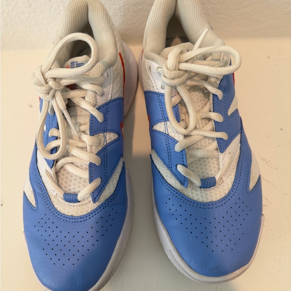 Adidas Women’s Tennis Shoes Size 7 Court Sneakers